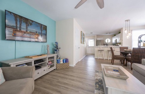 Key West House | 2 Bed/2.5 Bath Townhome in KW Golf Club - Backs up to Pool!