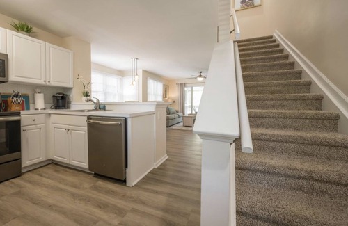 Key West House | 2 Bed/2.5 Bath Townhome in KW Golf Club - Backs up to Pool!