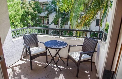 Westwood Apartment | 2 Bed 2 Bath Apartment Overlooking Fountain G65