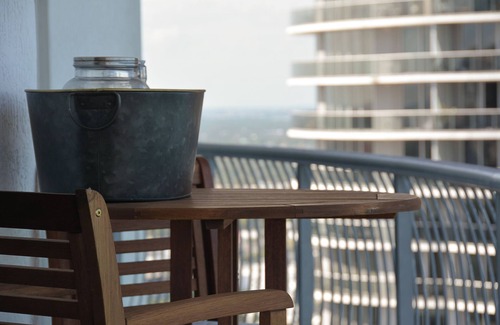 Edgewater Condo | 2 bed/2 bath Bay View Condo with Wrap Around Balcony