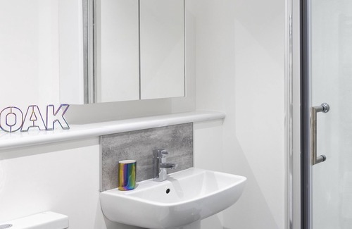 Leicester Apartment | 2 bed 2 bath Luxury Apartment in the City Centre