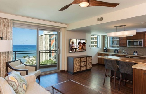 Waikiki Apartment | 2 Bed, 2 Bath Ocean View – Grand Islander HGVC Hawaiian Village