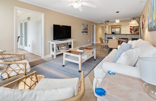 Biloxi Condo | 2 bed/2 bath, Pool, Just Steps to Biloxi Beach