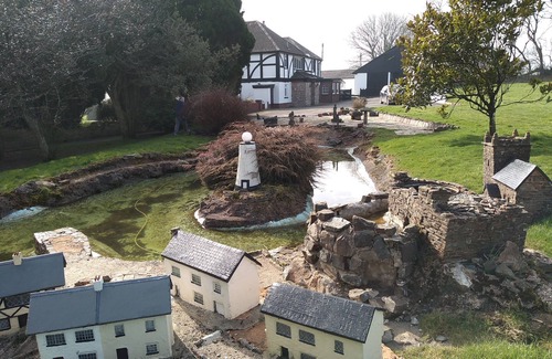 Torrington Cottage | 2 bed 2 bath property In North Devon, 9 Acres Pet Friendly, near to beach