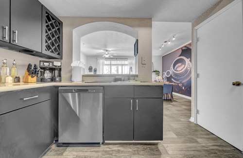 Tampa Apartment | 2-Bed/2-Bath Tampa Apartment: Comfort Meets Convenience for Corporate Travelers