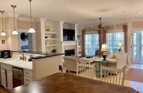 Melrose on the Beach Villa | 2 Bed 2 Bath Villa in Melrose Short Walk to the beach