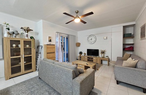 Westcourt Apartment | 2 Bed/2 Bathroom Modern Apartment with Wifi close to Amenities