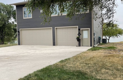 Wentworth House | 2 Bed 3 Bath in Harbor on Lake Madison