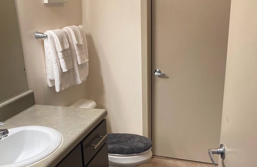 East Side House | 2 bed and 2 bathroom apartment with a patio walking distance to the beltline.