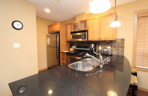 Central Okanagan House | 2 Bed and Loft Lake View Cottage at La Casa!