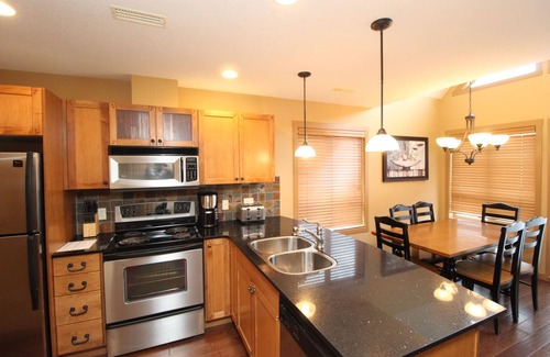 Central Okanagan House | 2 Bed and Loft Lake View Cottage at La Casa!