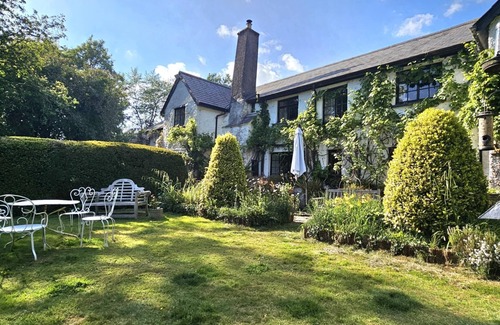 Calverleigh House | 2 Bed Annexe West Wing Of Manor