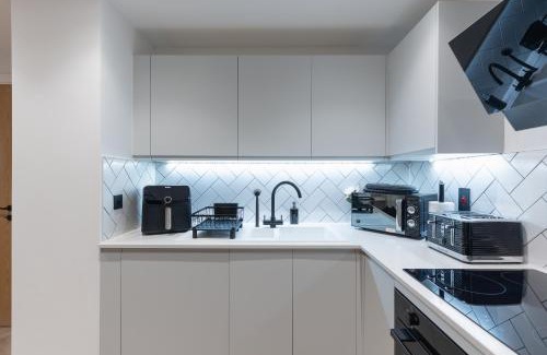 Manchester City Centre Apartment | 2 Bed Apartment, in the heart of Manchester City Centre! 7 mins walk from Piccadilly Station!
