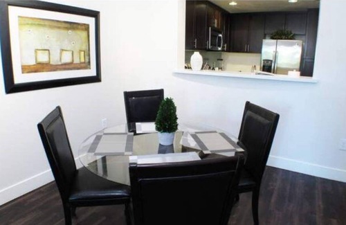 Westwood Apartment | 2 Bed Apartment in a Full Service Building L11-A