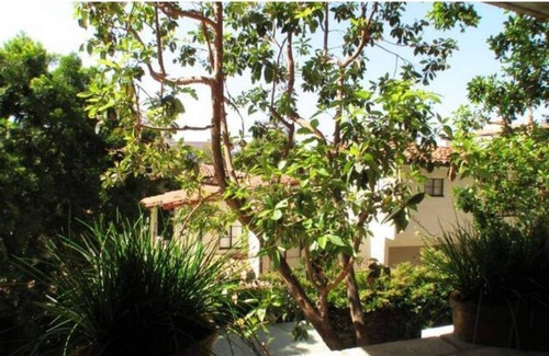 Westwood Apartment | 2 Bed Apartment in a Full Service Building L11-A