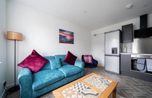 Central Aberdeen Apartment | 2 bed apartment minutes from beach