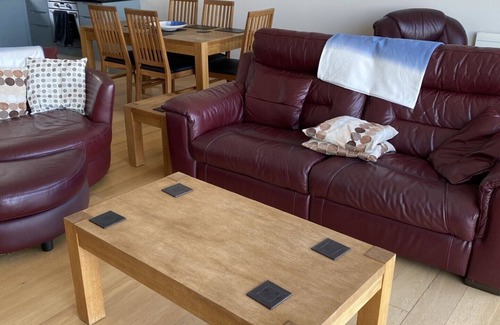 Westleigh Apartment | 2 Bed Apartment overlooking Westward Ho! beach. Close to village.nFree WIFI.