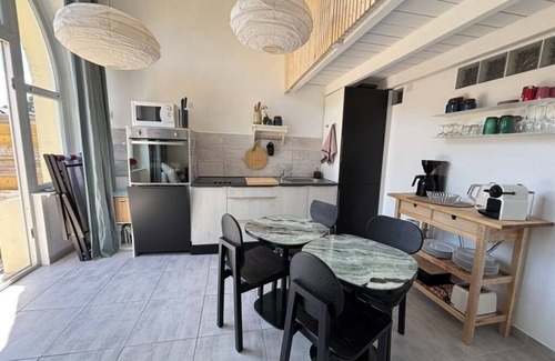 Carantec Apartment | 2-bed apartment with private terrace - 50m from beach and GR34. Dogs welcome.