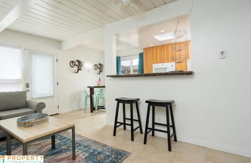 Ocean Beach Cottage | 2 bed beach cottage with all the modern amenities - walk to shop & restaurants!