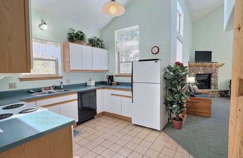 Leadville Cabin | 2 Bed Cabin, Fireplace, Lodgepole Pines