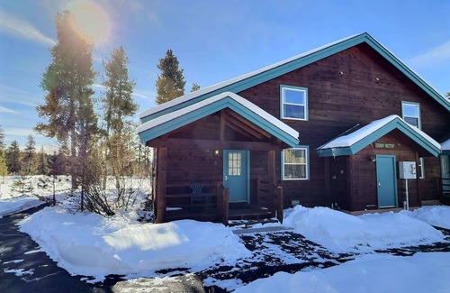 Leadville Cabin | 2 Bed Cabin, Fireplace, Lodgepole Pines