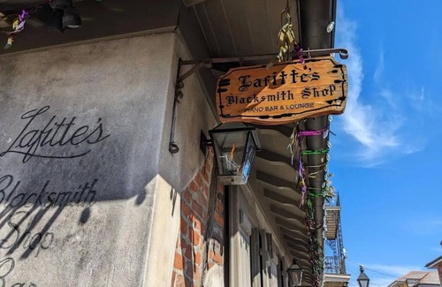 French Quarter Condo | 2 bed condo - 1 block to Quarter. Very walkable.