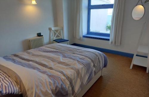 Appledore House | 2 Bed cottage in a fantastic sea front setting