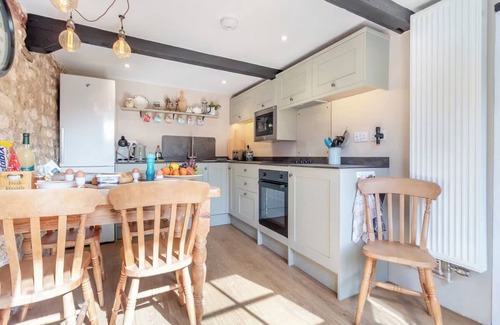Great Snoring Cottage | 2 bed cottage, perfect for friends, family & pet friendly - in village location
