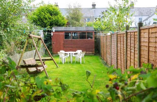 Deal Cottage | 2 Bed Cottage - Sleeps 4 - Parking - Pets - Wifi