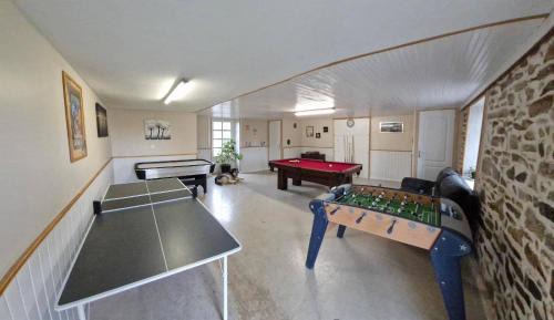 Plemet House | 2 Bed Cottage Sleeps 4 with Pool and Pet Friendly