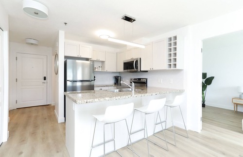 North End Condo | 2 Bed + DEN 2 Bath Downtown Kelowna