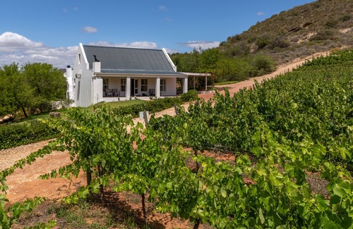 Robertson Cottage | 2 Bed Farmstay Cottage with Private Pool and Aircon | Buffelsbank