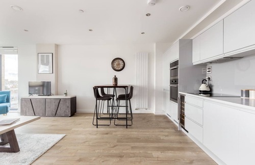 Camden Town with Primrose Hill Apartment | 2 Bed Flat in the Heart of Camden