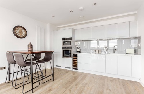 Camden Town with Primrose Hill Apartment | 2 Bed Flat in the Heart of Camden