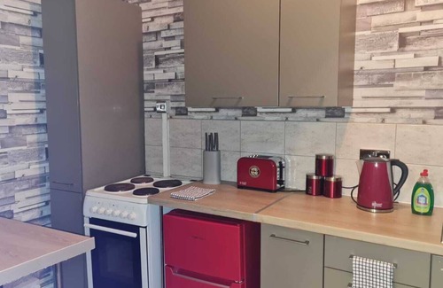 Newport Apartment | 2 Bed Flat - Sleeps 3 - Parking - Wifi