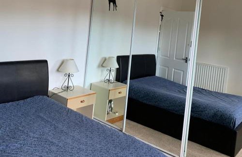 Central Aberdeen Apartment | 2 Bed flat - Sleeps 4 - Parking - Wifi