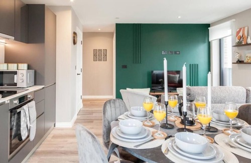 Leeds Apartment | 2 Bed Flats Sleeps 6 near Station & City Centre -1.61