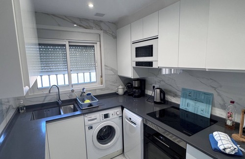 Platja de l'Arenal House | 2 bed, FREE WIFI, Aircon, private gated garden leading to the pool, beach 300m.