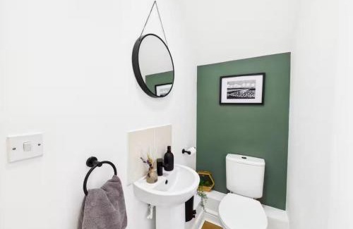 Port Talbot House | 2 Bed Home Port Talbot - Perfect For Contractors & Long Stays