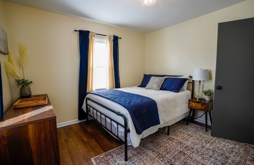Syracuse House | 2 bed Home with Fenced Yard in the Vibrant Eastwood Neighborhood