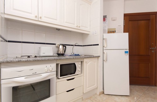 Costa Adeje Hotel | 2 Bed Hotel Apt. Sleeps 3/4, Five minutes walk to Beach, Shops & Restaurants