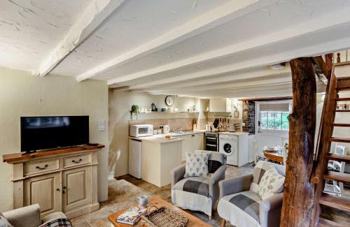 Barnstaple House | 2 Bed in Barnstaple 5mls N 93022