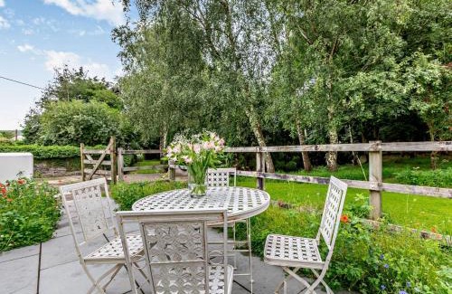 Barnstaple House | 2 Bed in Barnstaple 5mls N 93023