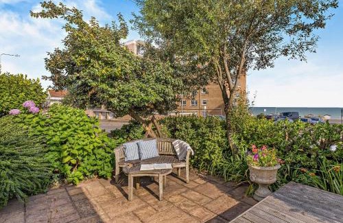 Bexhill-on-Sea House | 2 Bed in Bexhill-on-sea 95831