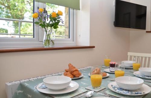 Dundry House | 2 Bed in Bristol 75697