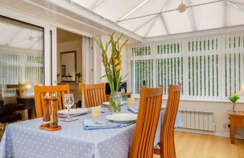 Freshwater House | 2 Bed in Colwell Bay IC013