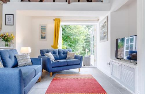 Mabe House | 2 Bed in Falmouth 78621