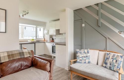 Pembroke House | 2 Bed in Pembroke FB101