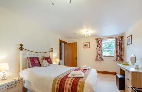 Tan-y-groes House | 2 Bed in Ponthirwaun oc-h33292