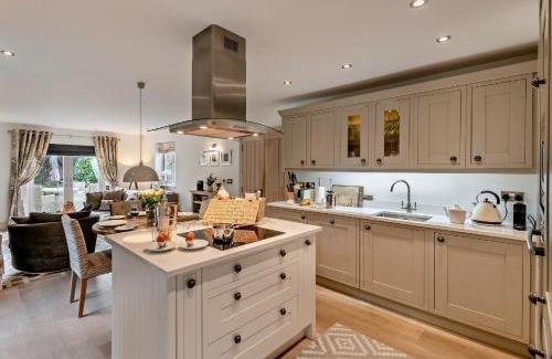 Scarborough House | 2 Bed in Robin Hoods Bay G0179